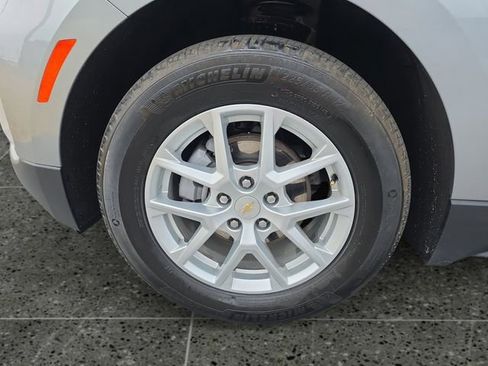 Used 2023 Chevrolet Equinox LT FWD image 14