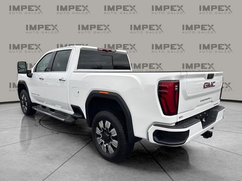 Used 2025 GMC Sierra 2500 Denali image 3