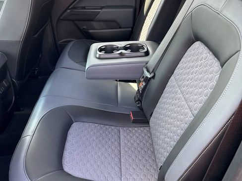 Used 2017 Chevrolet Colorado Z71 AWD/4WD image 8
