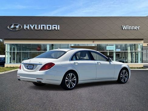 Used 2017 Mercedes-Benz S 550 4MATIC Sedan image 4