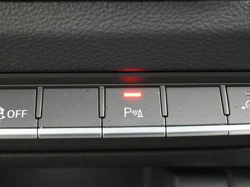Used 2023 Audi Q5 2.0T Premium w/ Convenience Package AWD/4WD image 14