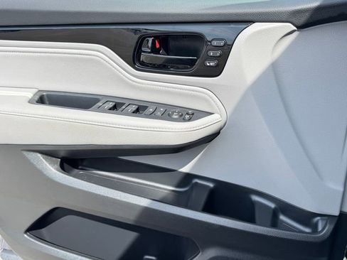 Used 2023 Honda Odyssey Elite image 18