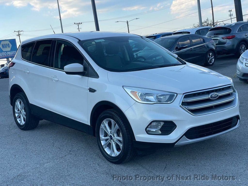 Used 2017 Ford Escape SE FWD image 4