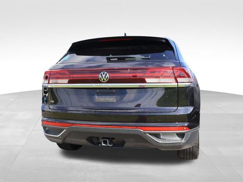Used 2025 Volkswagen Atlas Cross Sport SE FWD image 18
