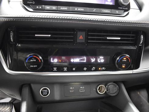 Certified 2022 Nissan Rogue SV image 17