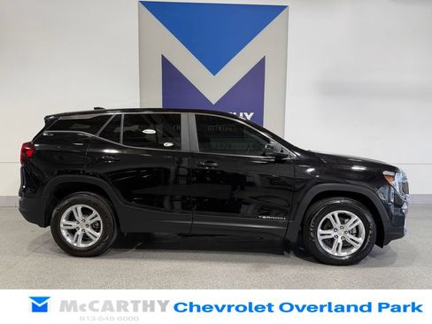 Used 2022 GMC Terrain SLE AWD/4WD image 4