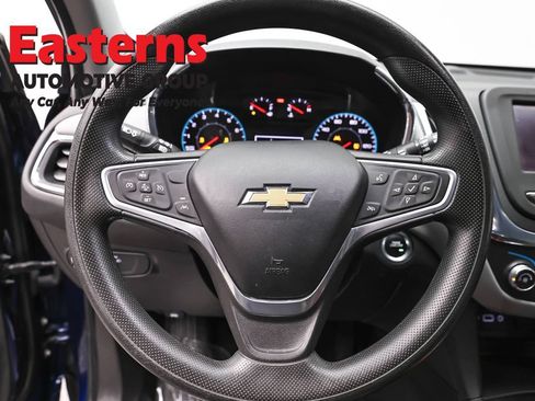 Used 2022 Chevrolet Equinox LS AWD/4WD image 10