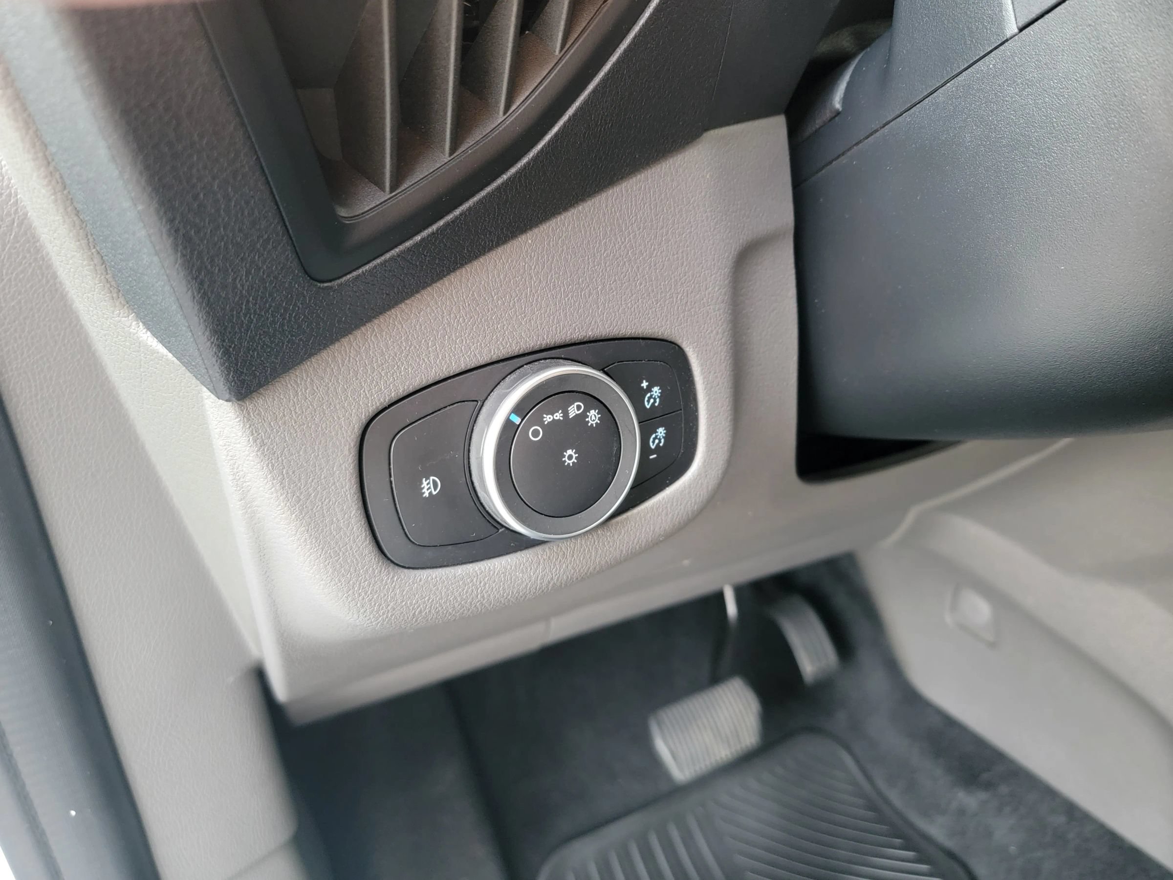 Used 2023 Ford Transit Connect XLT FWD image 20
