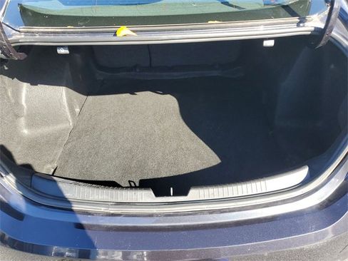 Used 2023 Chevrolet Malibu LT image 9