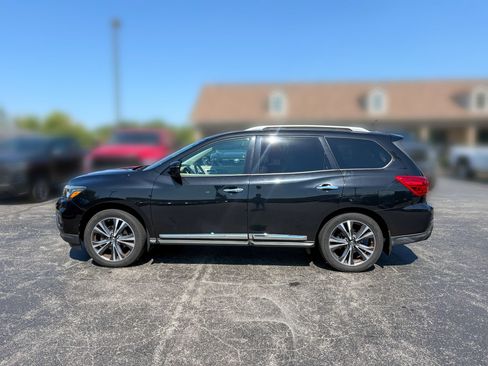 Used 2017 Nissan Pathfinder Platinum w/ Family Entertainment Package AWD/4WD image 5