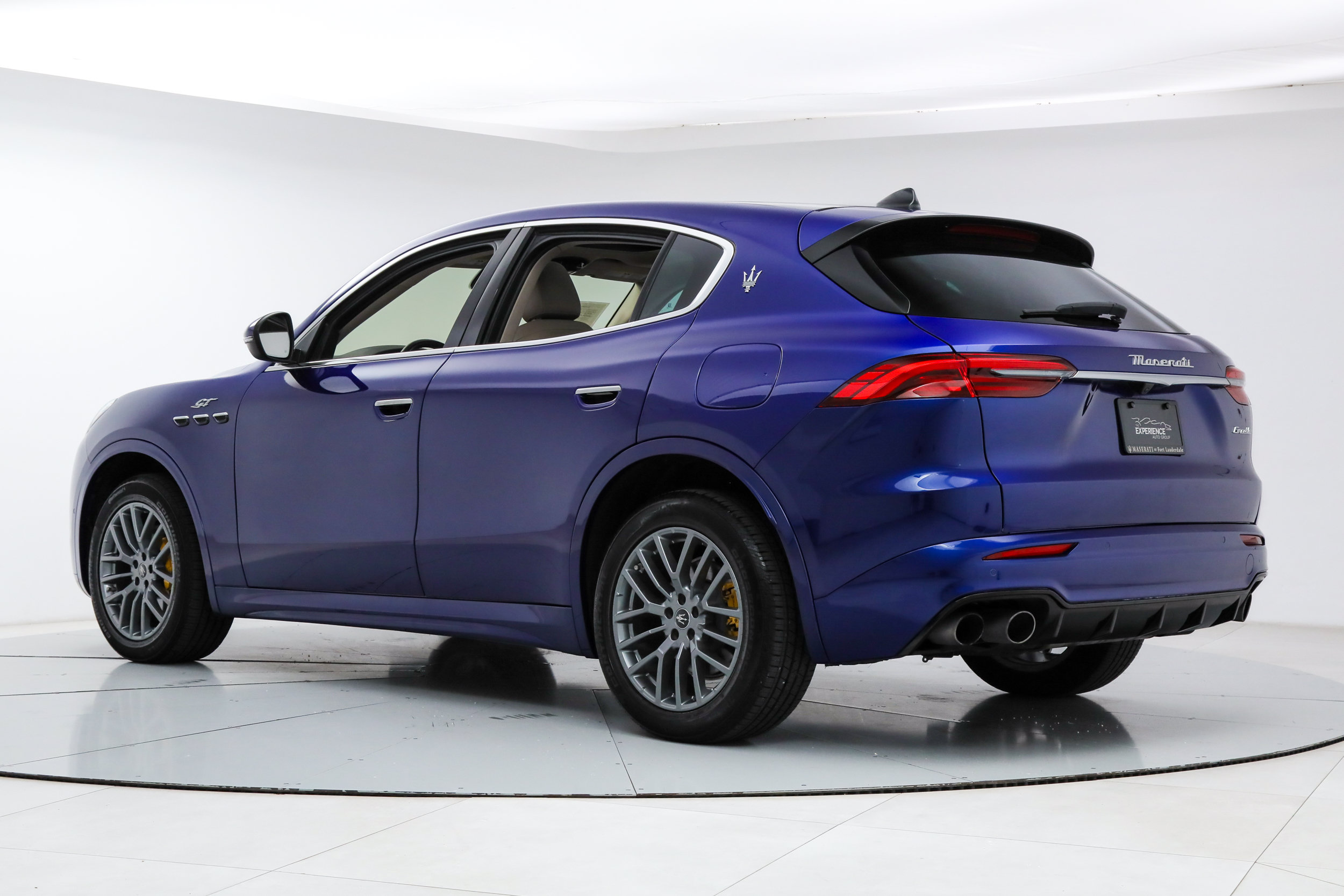 Certified 2023 Maserati Grecale GT AWD/4WD image 3