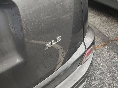Used 2016 Toyota RAV4 XLE FWD image 5