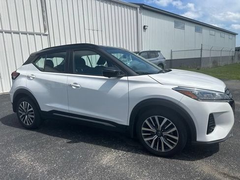 Certified 2023 Nissan Kicks SR FWD image 4