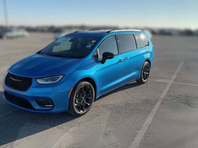 New 2026 Chrysler Pacifica Limited