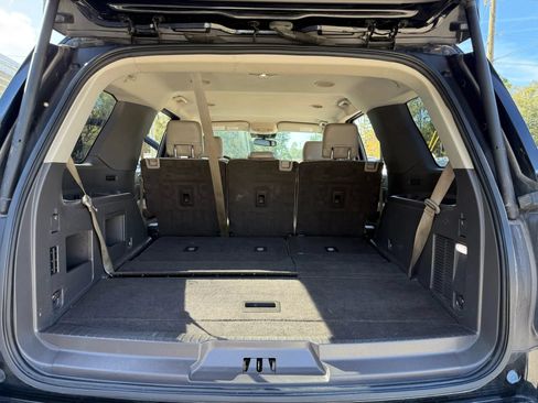 Used 2018 Ford Expedition XLT w/ Equipment Group 202A RWD image 14