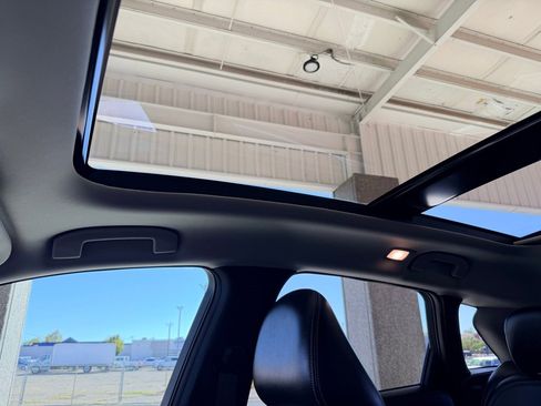 Used 2019 INFINITI QX50 Luxe w/ Navigation Package image 16