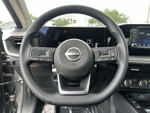 Used 2025 Nissan Kicks S AWD/4WD image 11