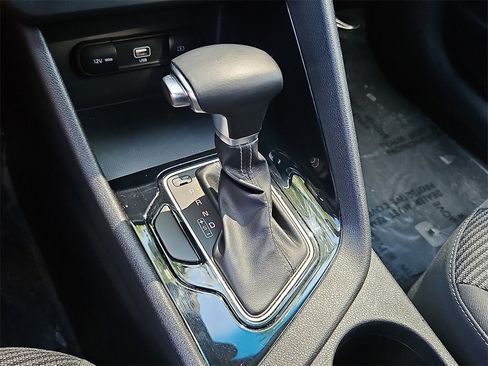 Certified 2022 Kia Niro LXS image 15