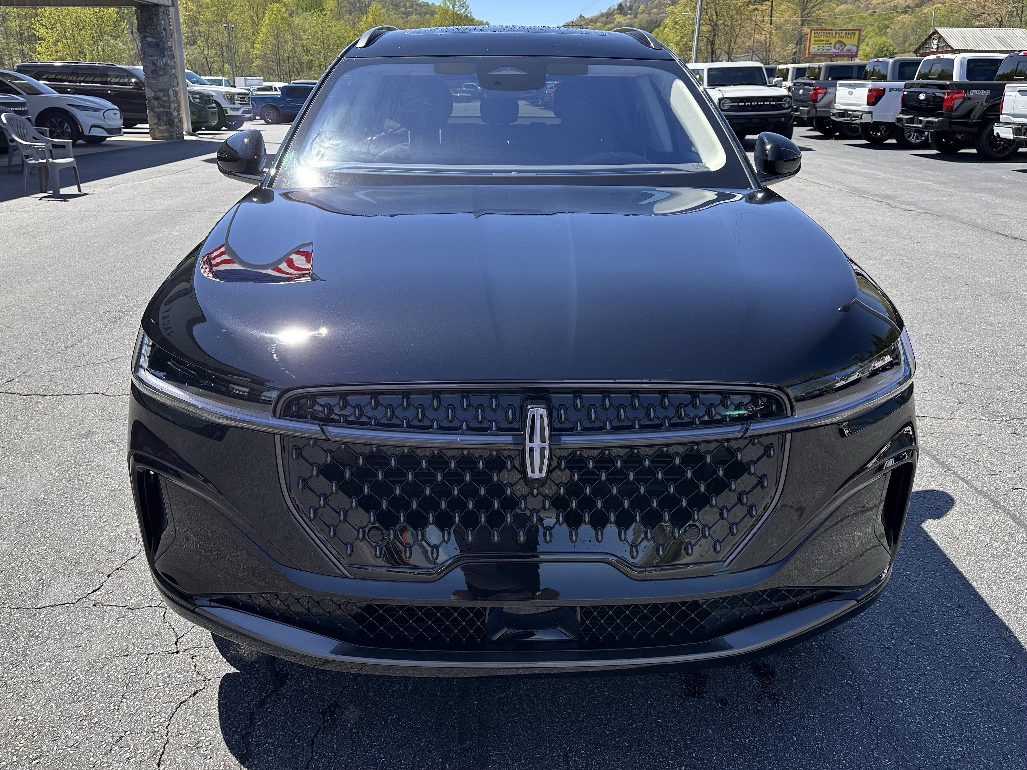 Used 2026 Lincoln Nautilus Reserve AWD/4WD image 3