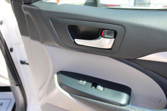 Used 2016 Toyota Highlander XLE FWD image 13