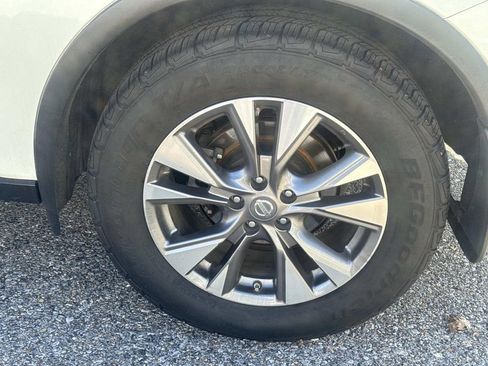 Used 2018 Nissan Murano SV image 4