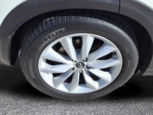 Used 2019 INFINITI QX50 Essential w/ Premium Heat Package image 9