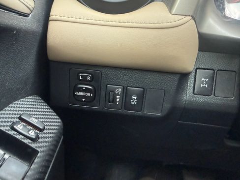 Used 2014 Toyota RAV4 XLE image 22