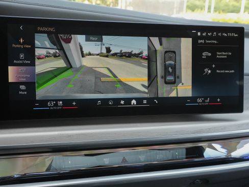 Certified 2023 BMW 760i xDrive AWD/4WD image 25