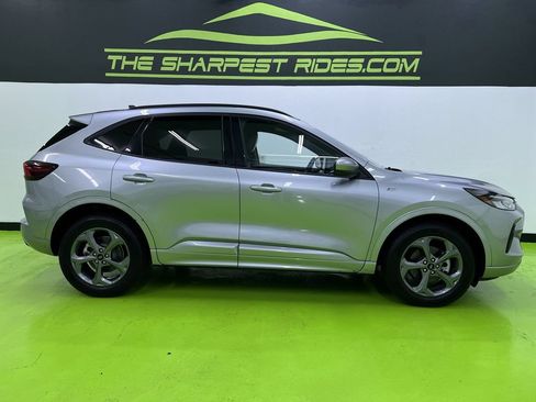 Used 2023 Ford Escape ST-Line Select AWD/4WD image 11