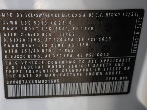 Certified 2022 Volkswagen Tiguan SEL R-Line image 39