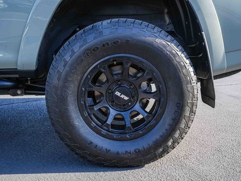 Used 2022 Toyota 4Runner TRD Off-Road Premium AWD/4WD image 12