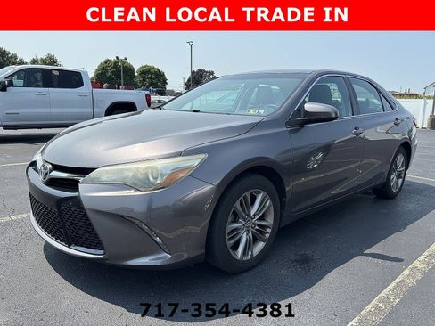 Used 2016 Toyota Camry SE FWD image 1