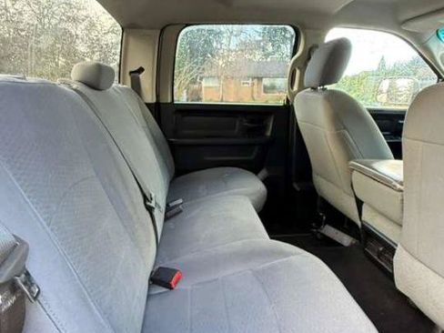 Used 2015 RAM 2500 Tradesman w/ Chrome Appearance Group AWD/4WD image 11