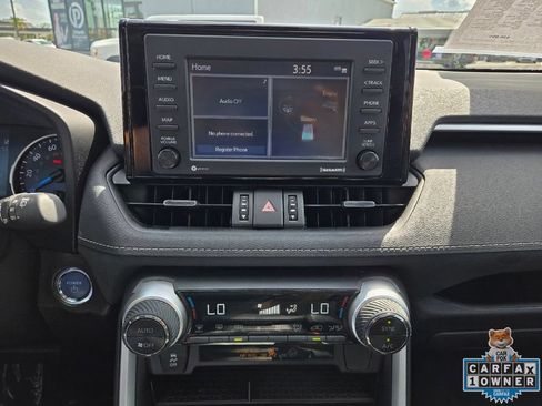 Used 2022 Toyota RAV4 XLE Premium AWD/4WD image 31