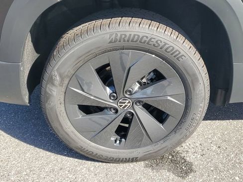 New 2026 Volkswagen Taos S image 5