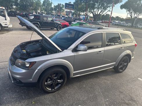 Used 2019 Dodge Journey Crossroad FWD image 12