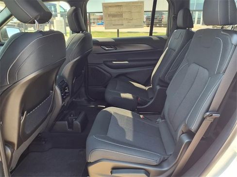 New 2025 Jeep Grand Cherokee L Laredo w/ Luxury Tech Group I image 13