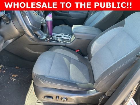 Used 2020 Chevrolet Traverse LT image 11