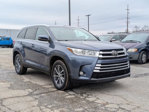 Used 2019 Toyota Highlander XLE image 7