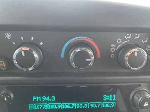 Used 2023 GMC Savana 2500 w/ Driver Convenience Package image 26