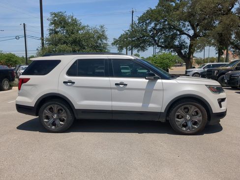 Used 2018 Ford Explorer Sport w/ Equipment Group 401A AWD/4WD image 2