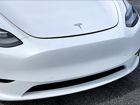Used 2021 Tesla Model Y Long Range AWD/4WD image 30
