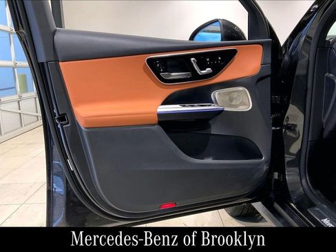 Used 2026 Mercedes-Benz GLC 300 4MATIC image 23