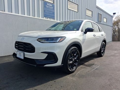 Used 2025 Honda HR-V Sport image 1