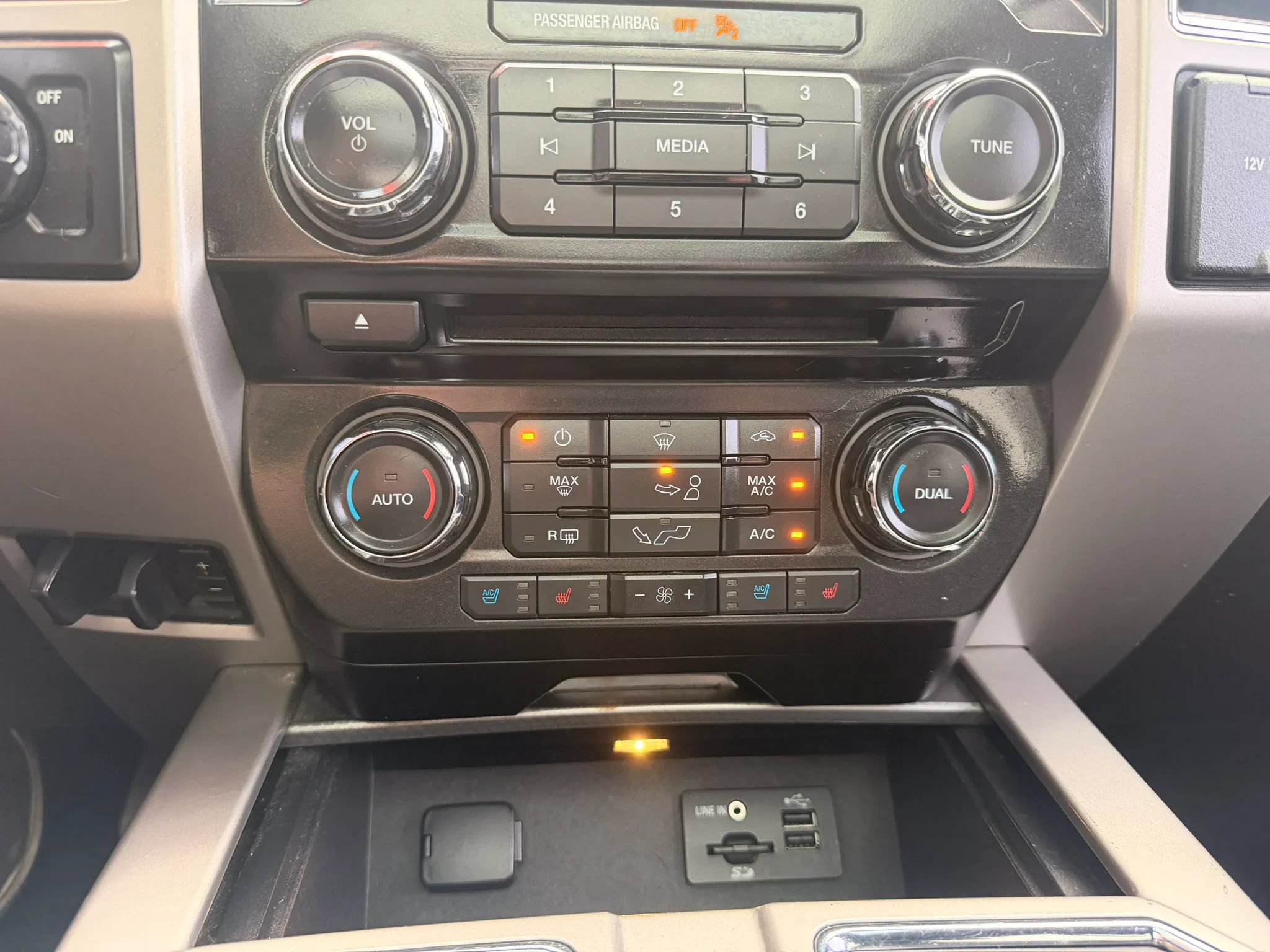 Used 2015 Ford F150 Lariat RWD image 20