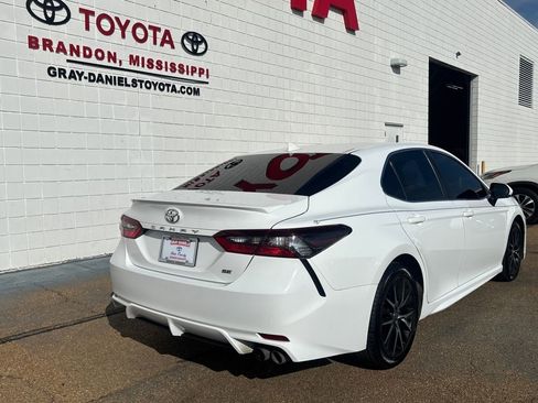 Used 2023 Toyota Camry SE w/ Cold Weather Package image 5