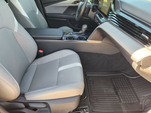 Used 2025 Toyota Camry SE w/ Multimedia Upgrade Package image 17