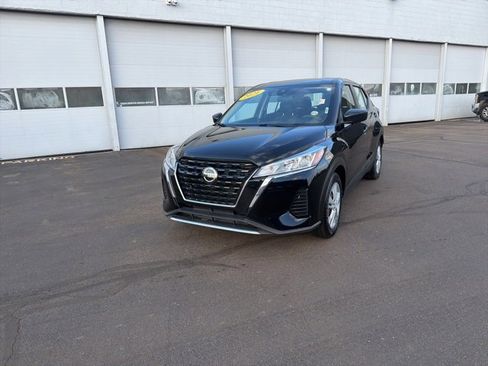 Used 2021 Nissan Kicks S image 19