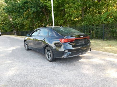 Used 2023 Kia Forte LXS w/ LXS Technology Package FWD image 9