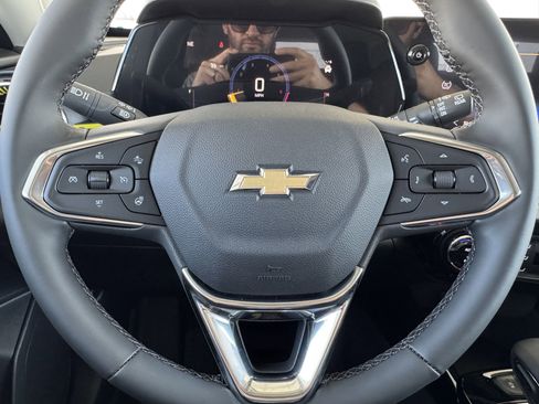 New 2025 Chevrolet Trax LT w/ LT Convenience Package image 26